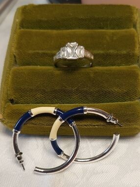 💜4/$25 Vintage Silver-Tone Jewelry Set - Thailand Ring Sz 8 & Navy Enamel Hoops